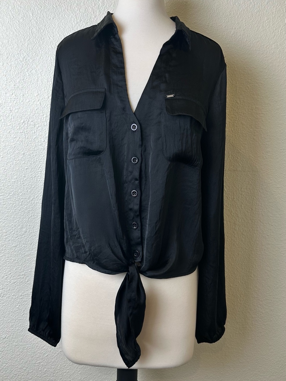 Guess Black Long-Sleeve Tie-Front Button Blouse